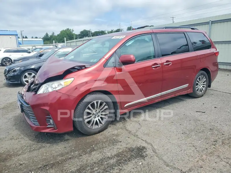 2018 Toyota SIENNA фото