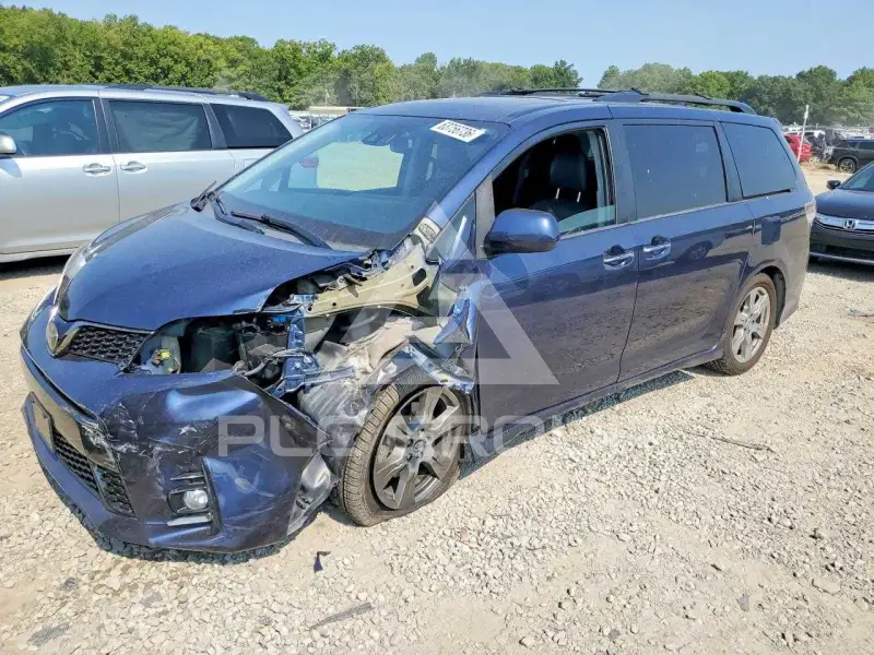 2018 Toyota SIENNA photo