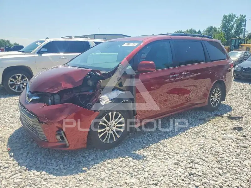 2018 Toyota SIENNA photo