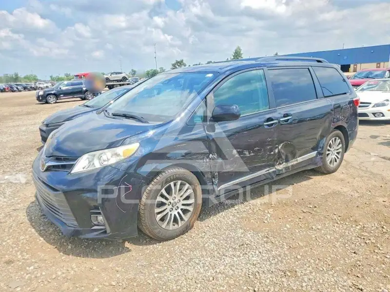 2018 Toyota SIENNA photo