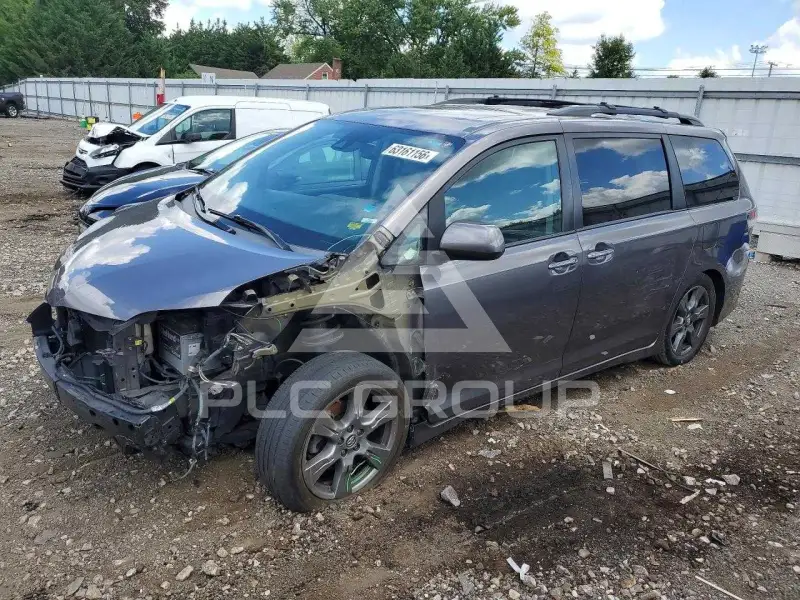 2018 Toyota SIENNA фото