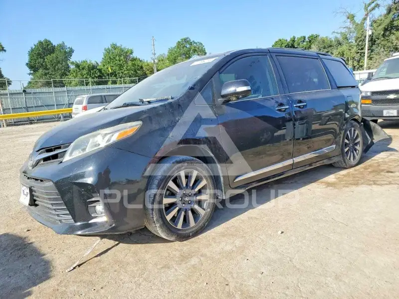 2018 Toyota SIENNA photo