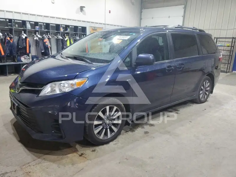 2018 Toyota SIENNA фото