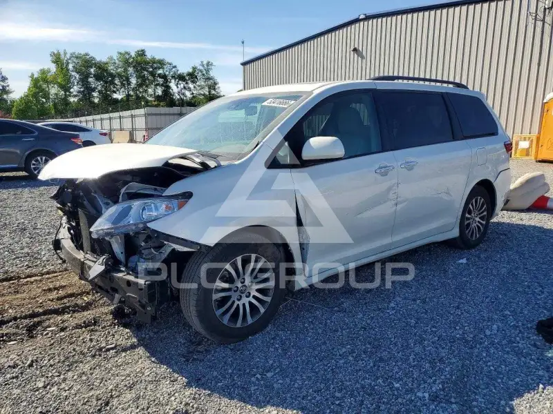 2018 Toyota SIENNA фото