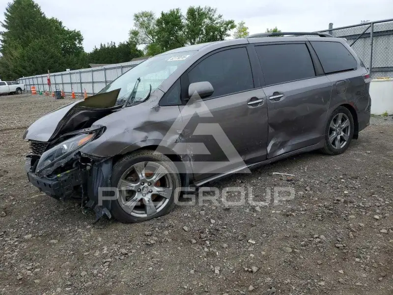 2018 Toyota SIENNA photo