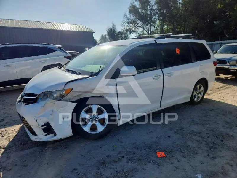 2018 Toyota SIENNA фото