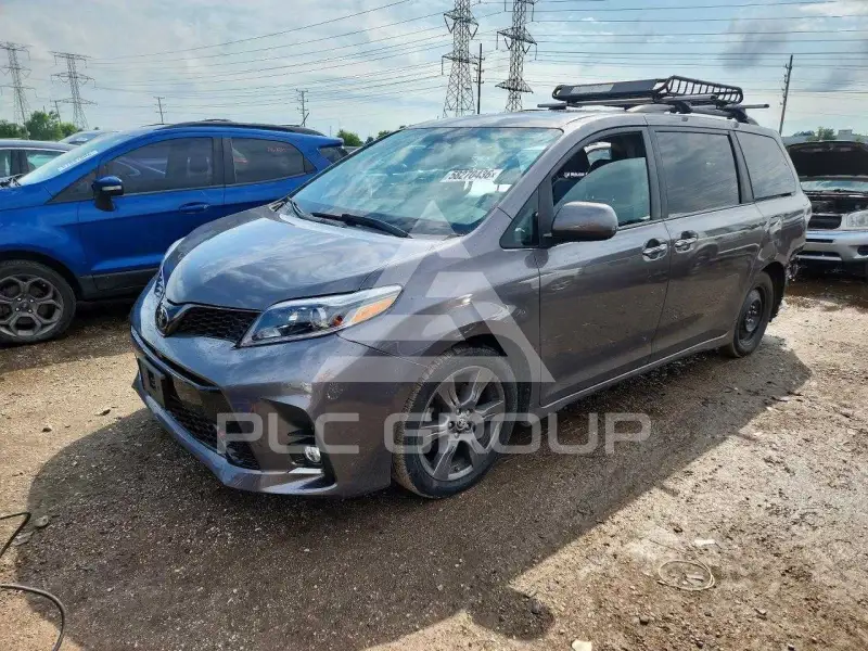 2018 Toyota SIENNA photo