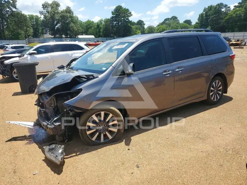 2018 Toyota SIENNA фото