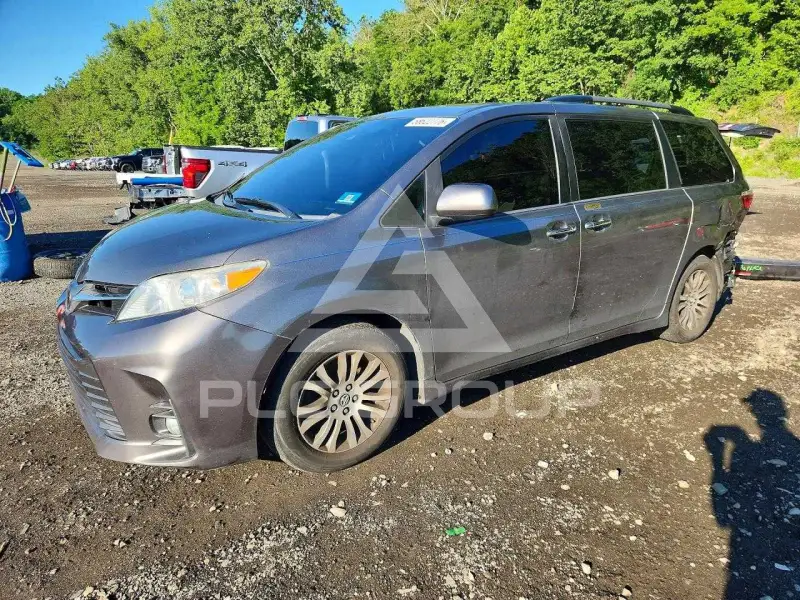 2018 Toyota SIENNA фото