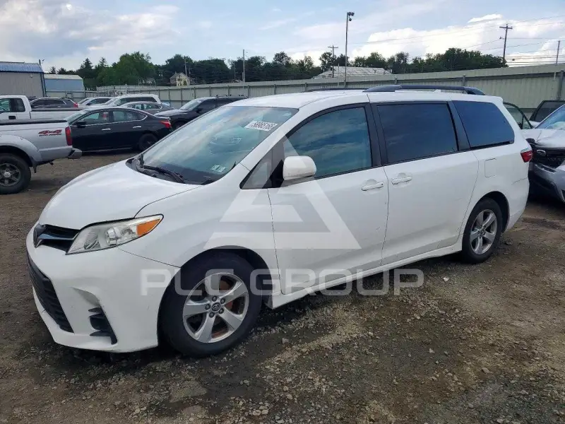 2018 Toyota SIENNA фото