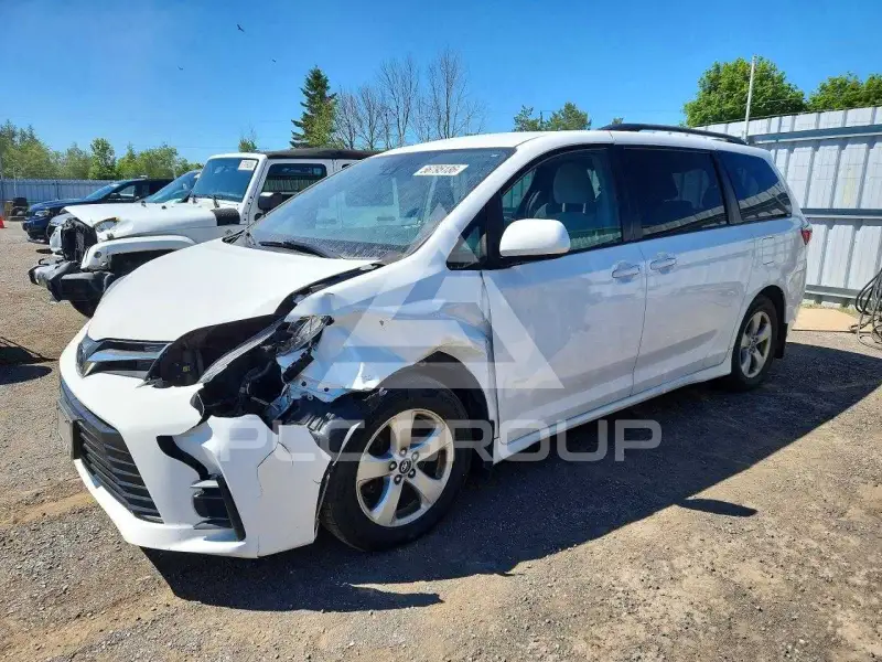 2018 Toyota SIENNA фото