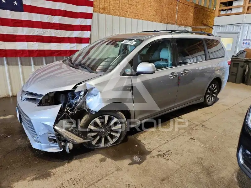 2018 Toyota SIENNA фото
