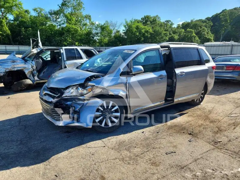2018 Toyota SIENNA фото