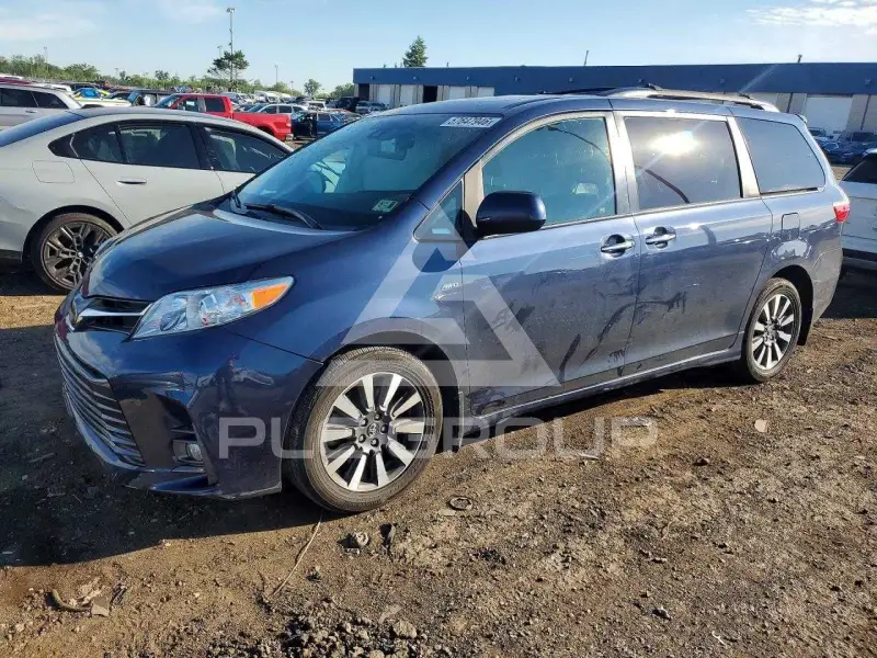 2018 Toyota SIENNA фото