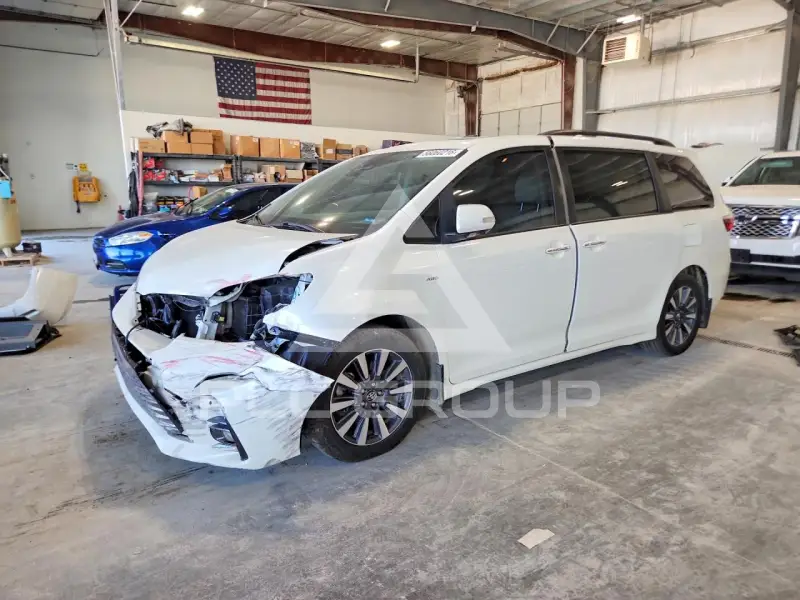 2018 Toyota SIENNA фото