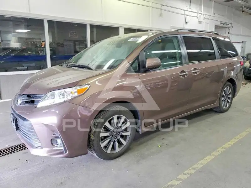2018 Toyota SIENNA photo