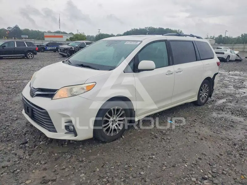 2018 Toyota SIENNA фото