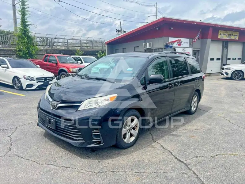 2018 Toyota SIENNA фото