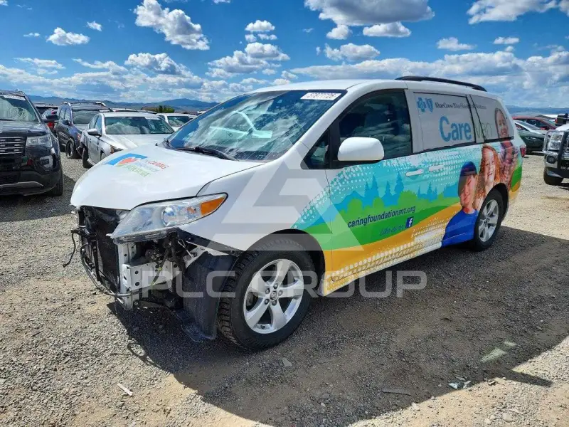2018 Toyota SIENNA фото