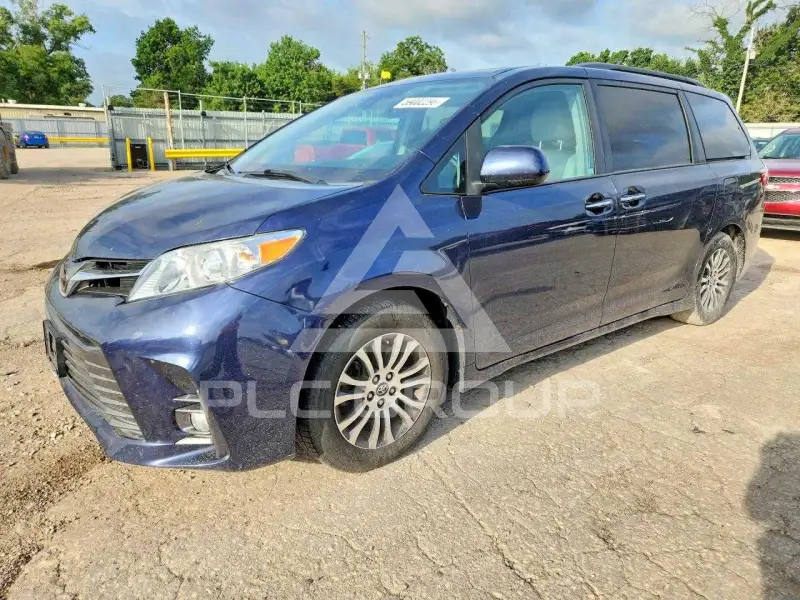 2018 Toyota SIENNA photo