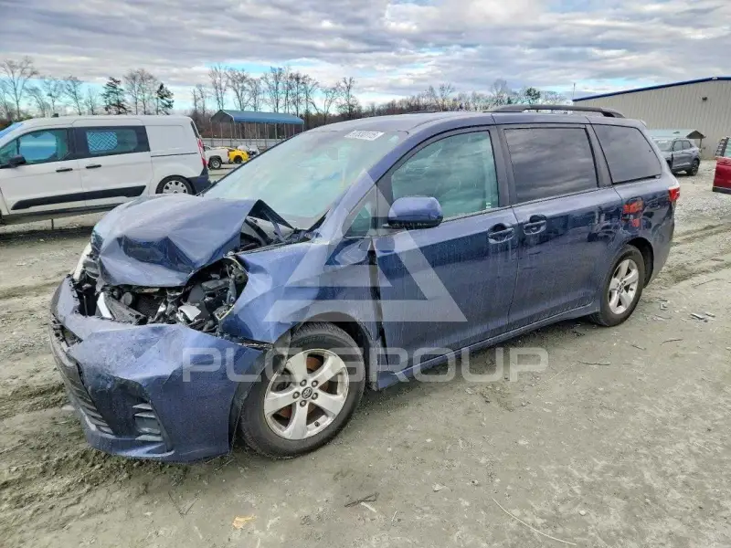 2018 Toyota SIENNA фото