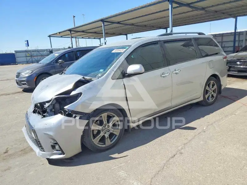 2018 Toyota SIENNA фото