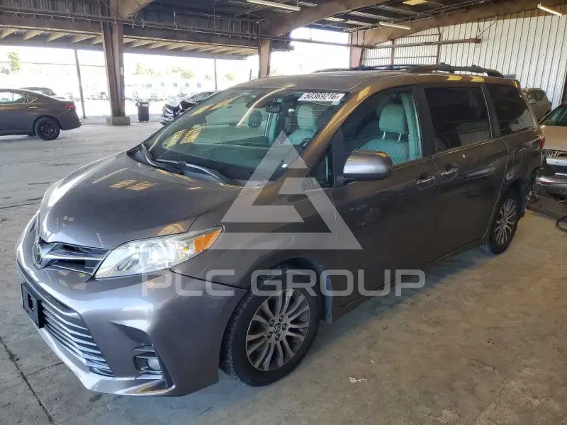 2018 Toyota SIENNA фото