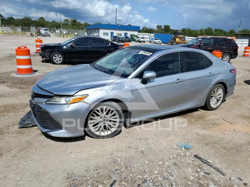 2018 Toyota CAMRY фото