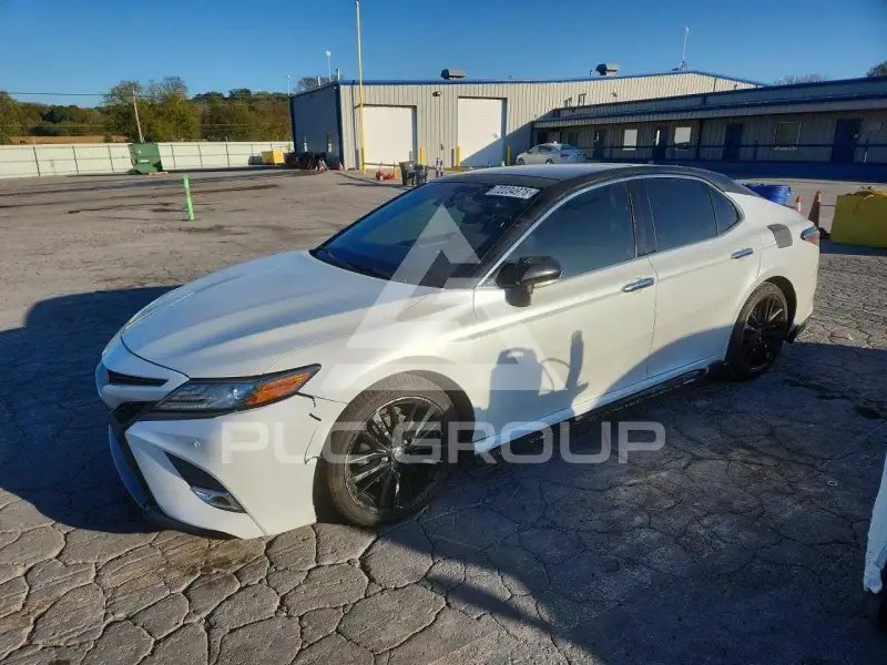 2018 Toyota CAMRY фото