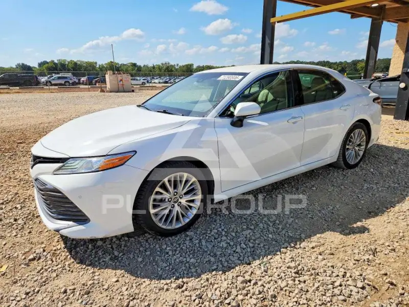 2018 Toyota CAMRY фото