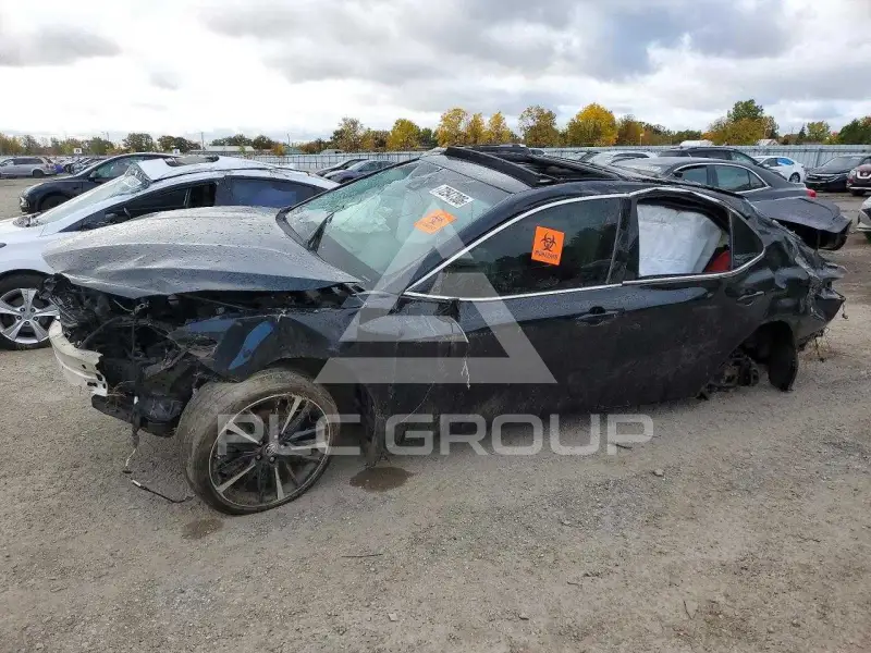 2018 Toyota CAMRY фото
