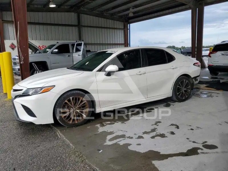 2018 Toyota CAMRY фото