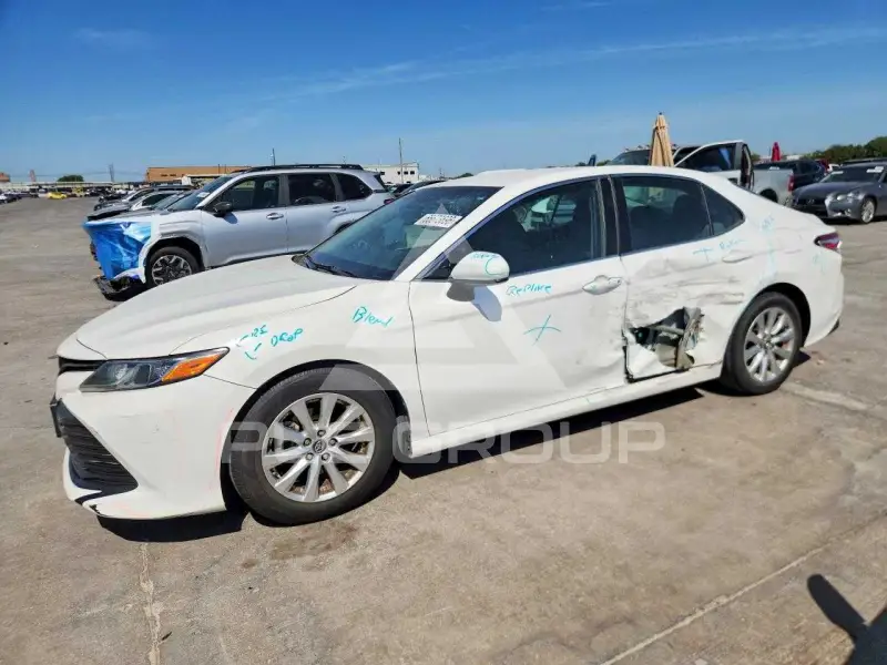 2018 Toyota CAMRY фото