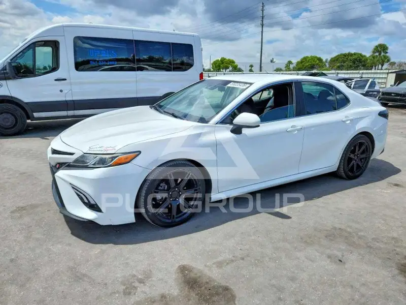 2018 Toyota CAMRY фото