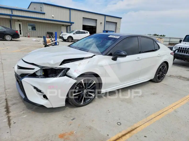 2018 Toyota CAMRY фото