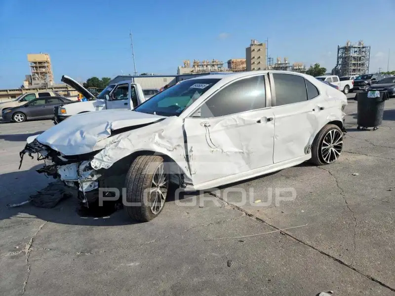 2018 Toyota CAMRY фото