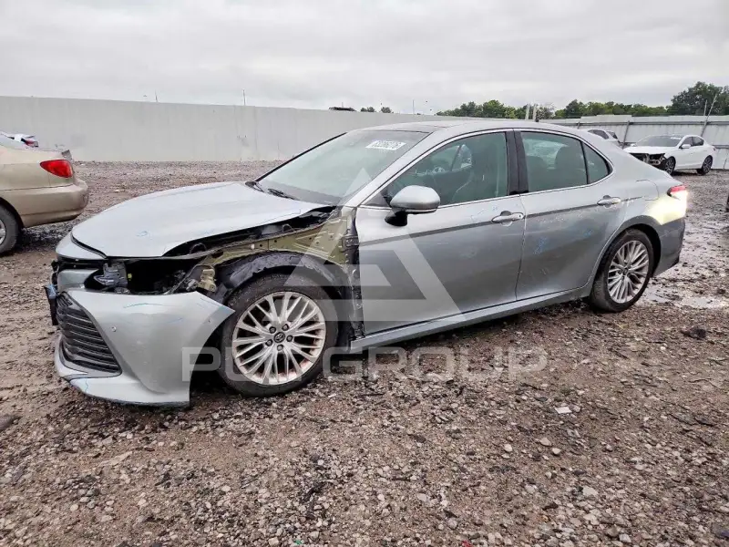2018 Toyota CAMRY фото