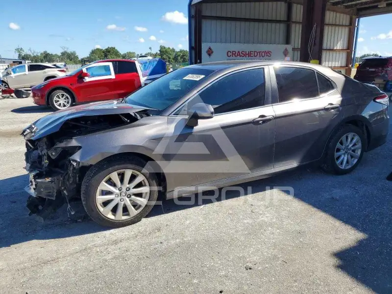 2018 Toyota CAMRY фото