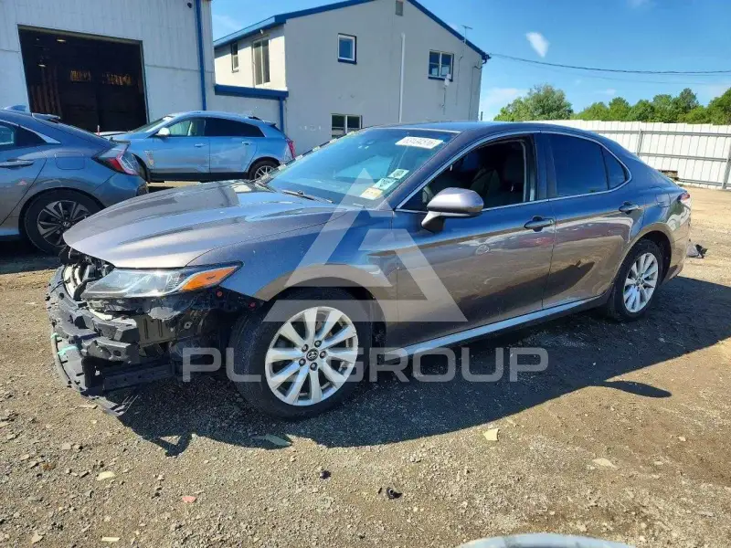 2018 Toyota CAMRY фото