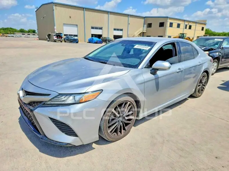 2018 Toyota CAMRY фото