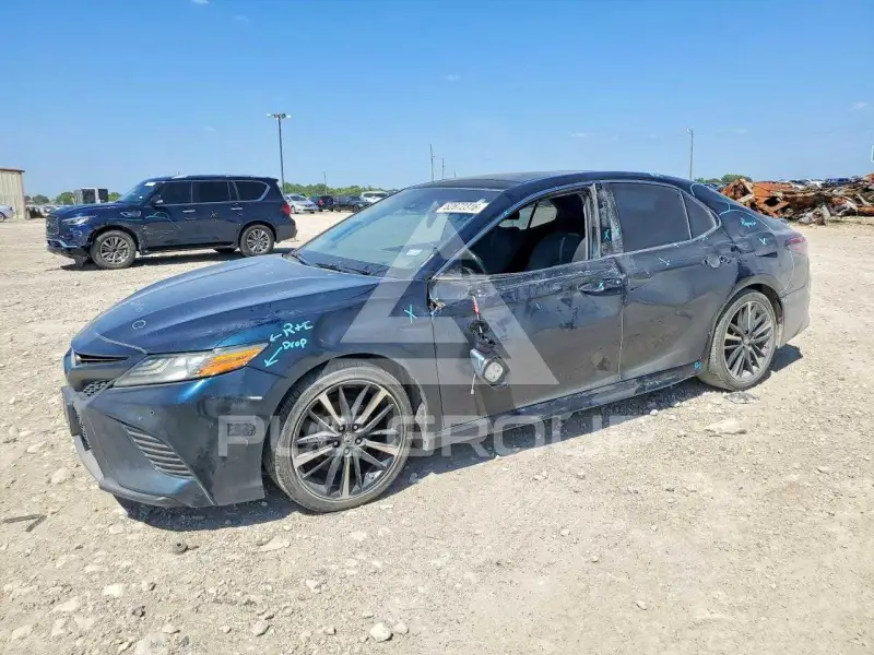 2018 Toyota CAMRY фото