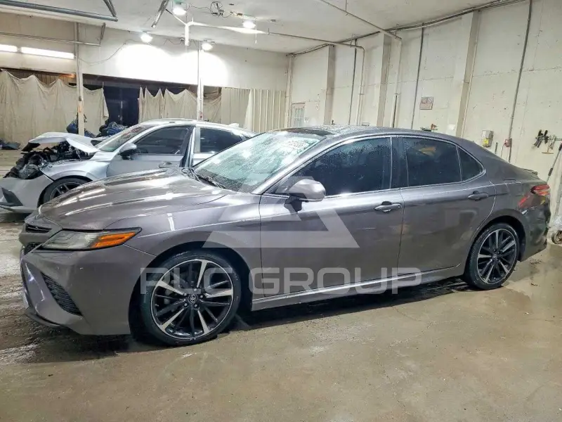 2018 Toyota CAMRY фото
