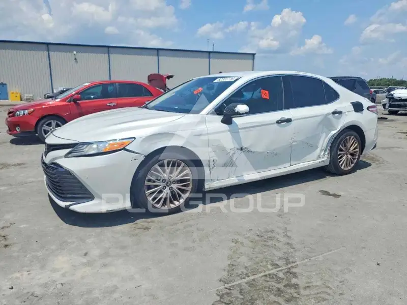 2018 Toyota CAMRY фото