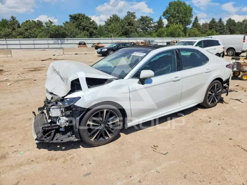 2018 Toyota CAMRY фото