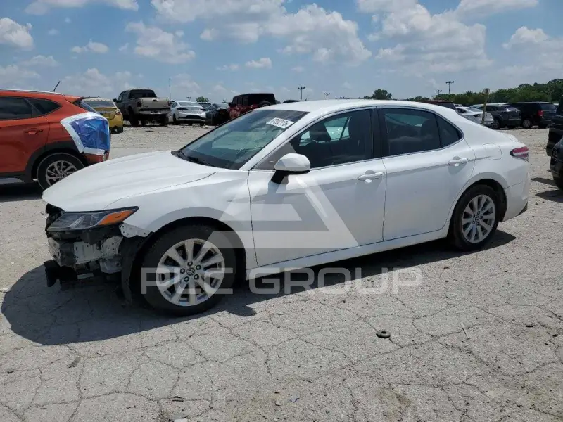 2018 Toyota CAMRY фото
