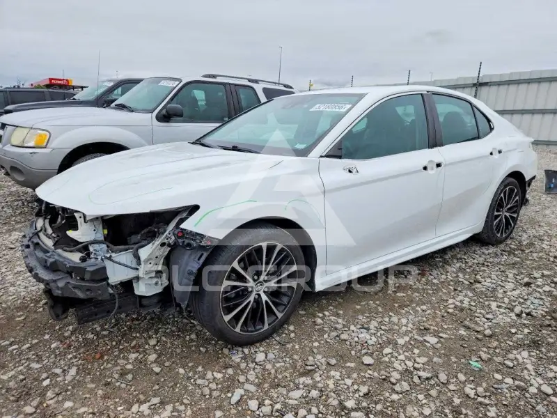 2018 Toyota CAMRY фото