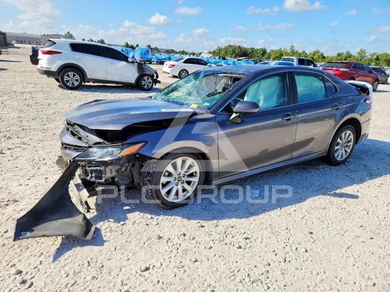 2018 Toyota CAMRY фото