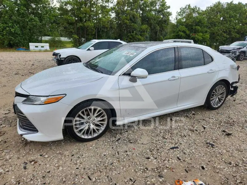 2018 Toyota CAMRY фото