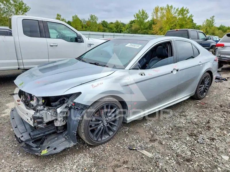 2018 Toyota CAMRY фото
