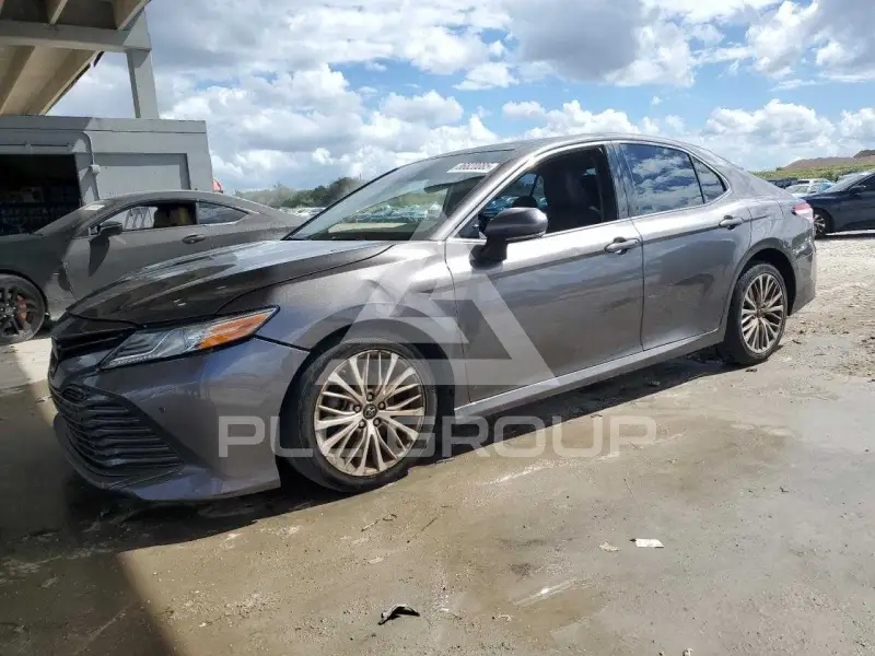 2018 Toyota CAMRY фото